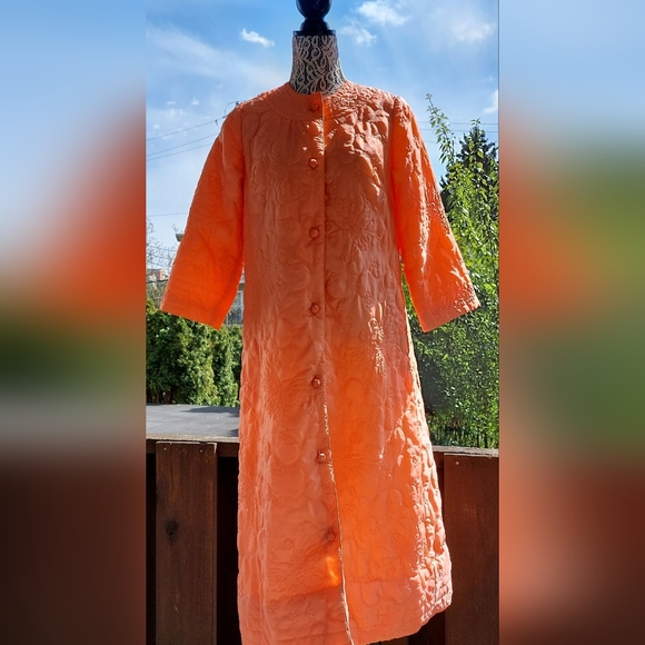 Vintage Robe Dress by The Bay Goodson's Bay Company 1960s Made in Hong Kong - Picture 4 of 9